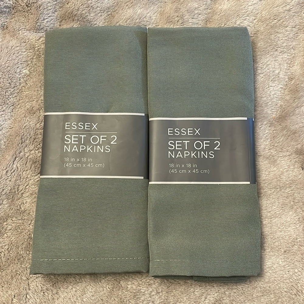 Essex 2 set of Napkins 2/pk New 100% Polyester 4 Total